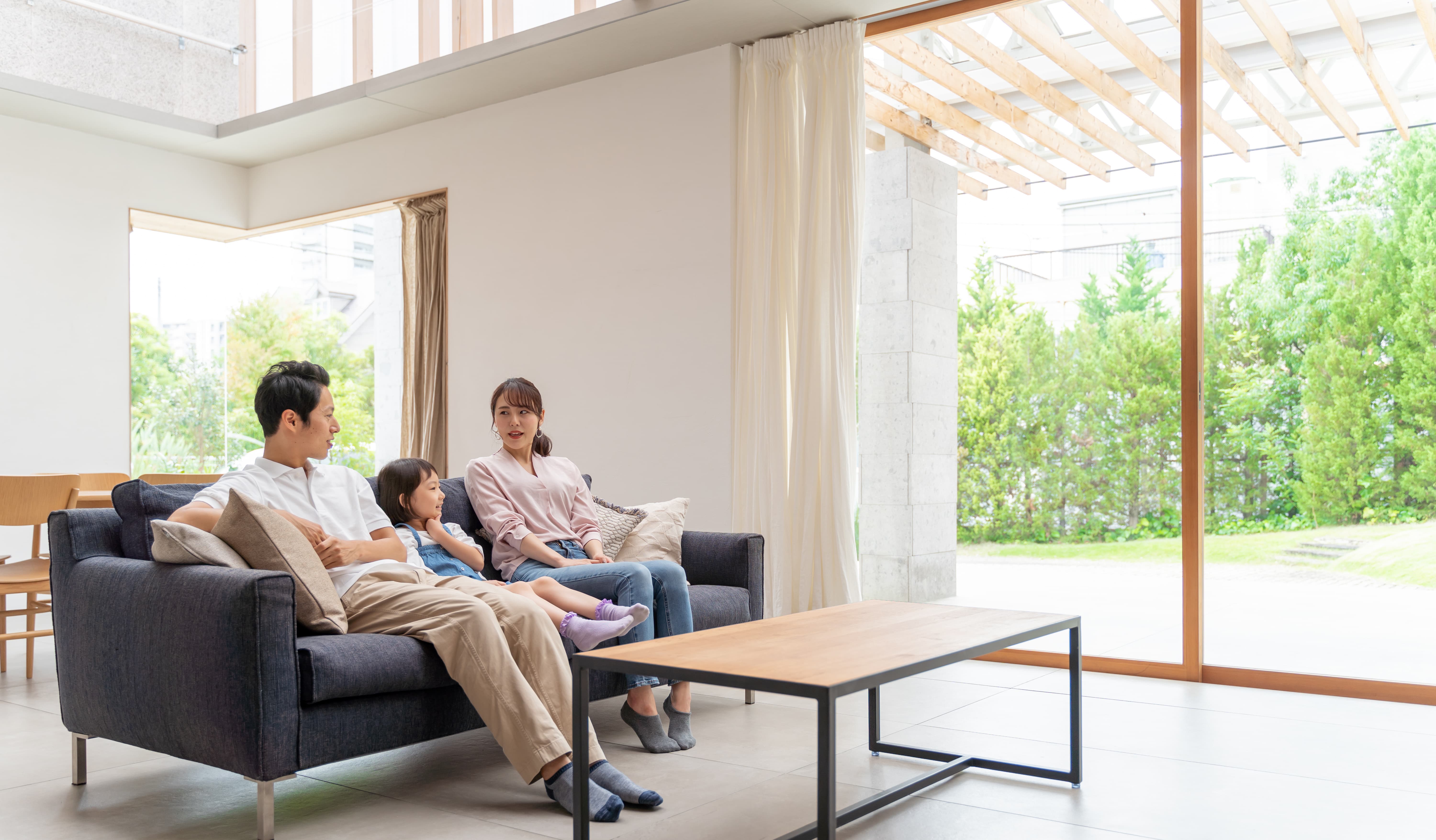 夏涼しく冬暖かい快適なリビングの風景写真